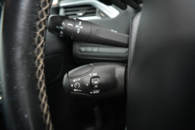 Peugeot 2008 1.2 PURETECH 110CH ALLURE S&S EAT6  occasion � Toulouse - photo n�8