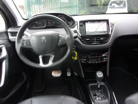 Peugeot 2008 1.2 PURETECH 110CH CROSSWAY S&S EAT6  occasion  Toulouse - photo n8