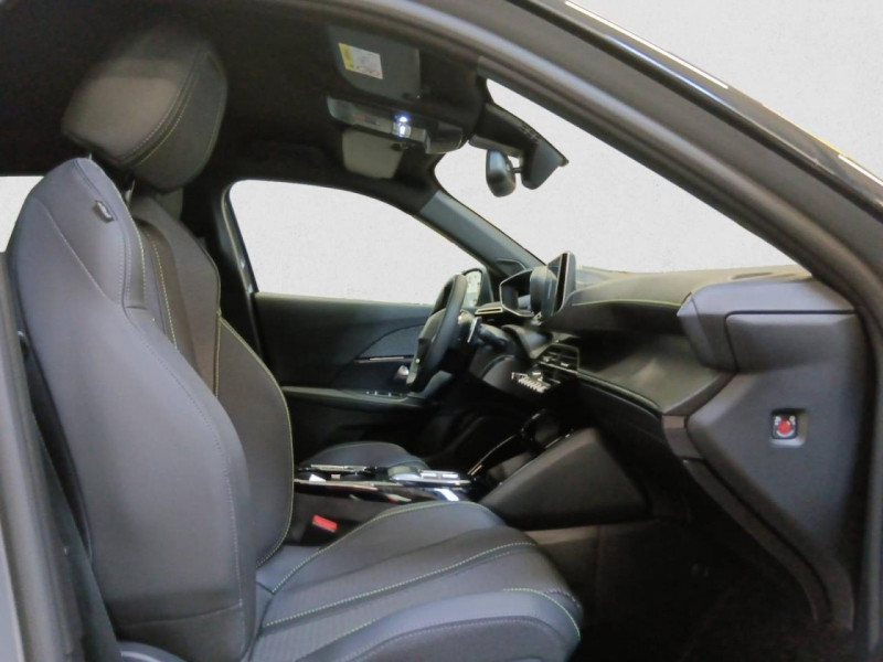Peugeot 2008 1.2i Hybrid 136 e-DCS6 GT -24% 2025 - photo n°11 Peugeot 2008 1.2i Hybrid 136 e-DCS6 GT -24%  occasion à Arcangues - photo n°11