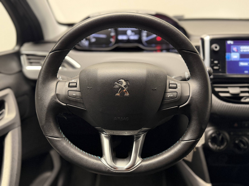 Peugeot 2008 2008 1.2 PureTech 110ch S&S BVM5 Urban Cross 5p 2016 - photo n°14 Peugeot 2008 2008 1.2 PureTech 110ch S&S BVM5 Urban Cross 5p  occasion à PERIGUEUX - photo n°14