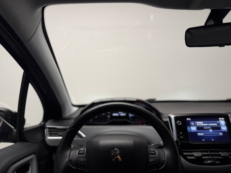 Peugeot 2008 2008 1.2 PureTech 110ch S&S BVM5 Urban Cross 5p 2016 - photo n°16 Peugeot 2008 2008 1.2 PureTech 110ch S&S BVM5 Urban Cross 5p  occasion à PERIGUEUX - photo n°16