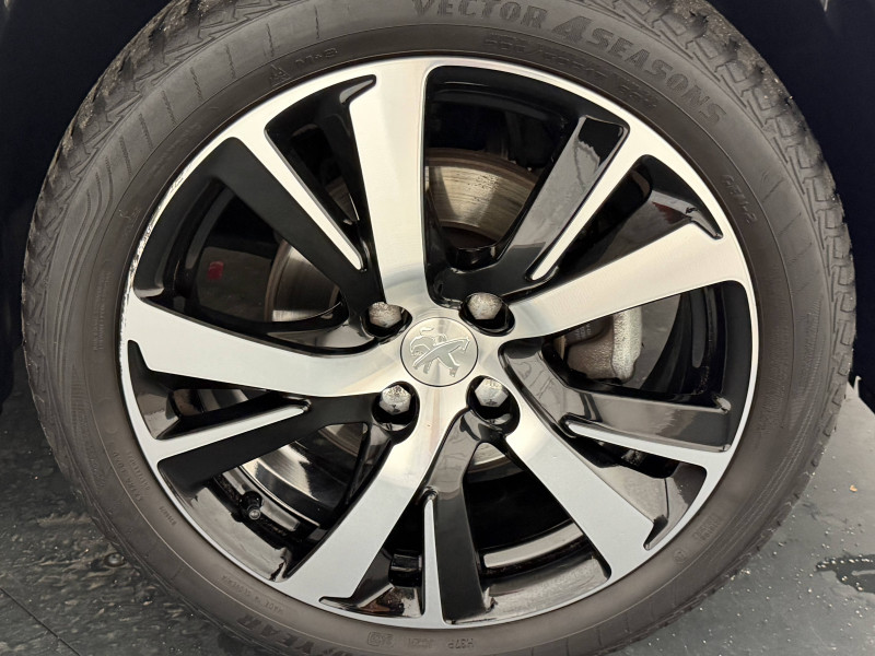 Peugeot 2008 2008 1.2 PureTech 110ch S&S BVM5 Urban Cross 5p 2016 - photo n°12 Peugeot 2008 2008 1.2 PureTech 110ch S&S BVM5 Urban Cross 5p  occasion à PERIGUEUX - photo n°12