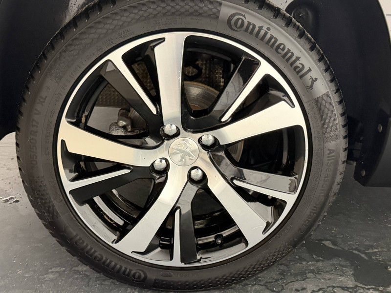 Peugeot 2008 2008 1.2 PureTech 110ch S&S BVM5 Urban Cross 5p 2016 - photo n°11 Peugeot 2008 2008 1.2 PureTech 110ch S&S BVM5 Urban Cross 5p  occasion à PERIGUEUX - photo n°11