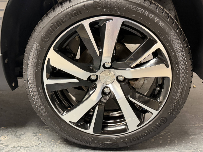 Peugeot 2008 2008 1.2 PureTech 110ch S&S BVM5 Urban Cross 5p 2016 - photo n°10 Peugeot 2008 2008 1.2 PureTech 110ch S&S BVM5 Urban Cross 5p  occasion à PERIGUEUX - photo n°10