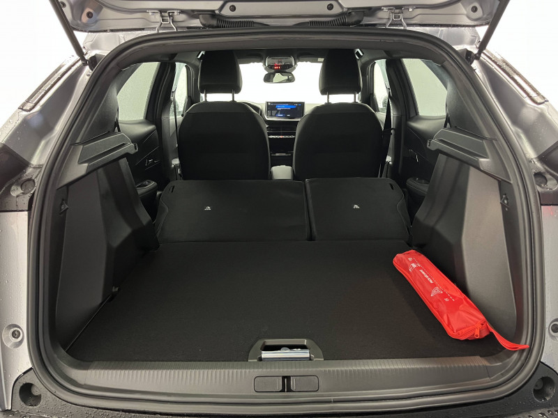 Peugeot 2008 2008 Hybrid 145 e-DCS6 Allure 5p 2025 - photo n°18 Peugeot 2008 2008 Hybrid 145 e-DCS6 Allure 5p  occasion à Saint Pierre du Mont - photo n°18
