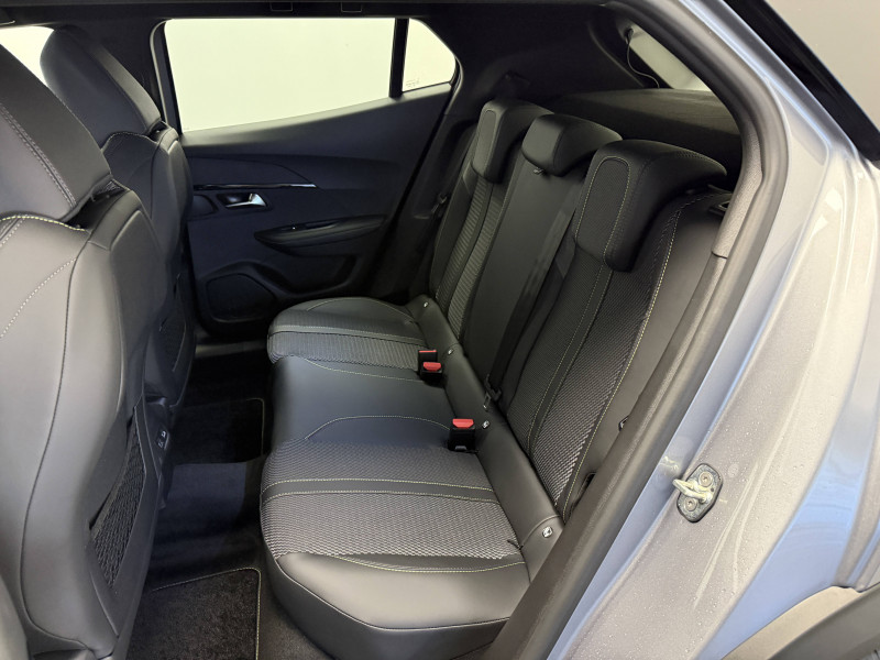 Peugeot 2008 2008 Hybrid 145 e-DCS6 GT 5p 2025 - photo n°11 Peugeot 2008 2008 Hybrid 145 e-DCS6 GT 5p  occasion à Aire sur Adour - photo n°11
