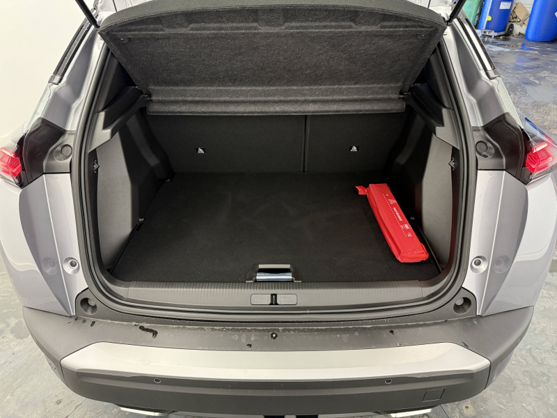 Peugeot 2008 2008 Hybrid 145 e-DCS6 GT 5p 2025 - photo n°9 Peugeot 2008 2008 Hybrid 145 e-DCS6 GT 5p  occasion à Aire sur Adour - photo n°9