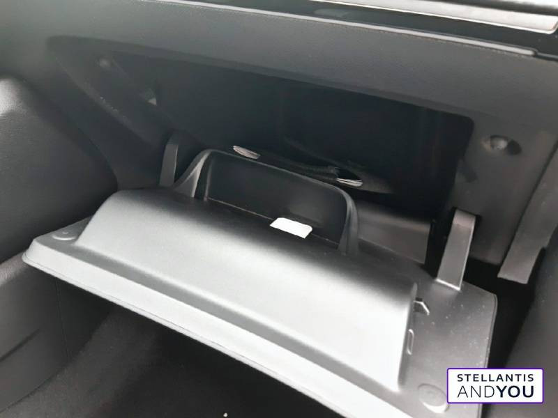 Peugeot 2008 Hybrid 136 e-DCS6 GT  occasion  RONCQ - photo n10