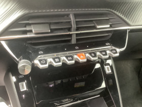 Peugeot 2008 Hybrid 145 e-DCS6 Allure  occasion � Ganges - photo n�16