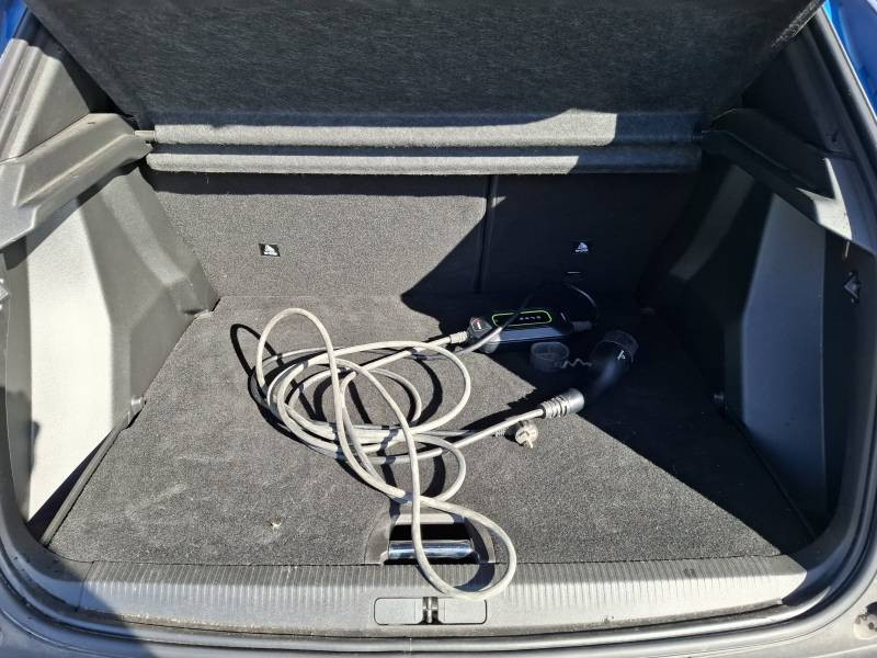 Peugeot 2008 Moteur électrique 136 ch GT Line 2020 - photo n°16 Peugeot 2008 Moteur électrique 136 ch GT Line  occasion à Dax - photo n°16