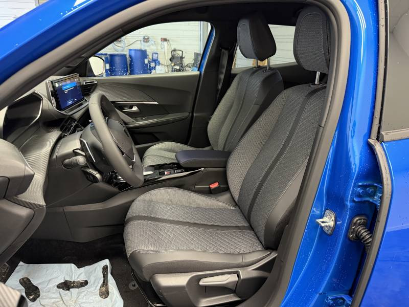 Peugeot 2008 PureTech 130 S&S EAT8 Allure 2024 - photo n°11 Peugeot 2008 PureTech 130 S&S EAT8 Allure  occasion à Biscarrosse - photo n°11