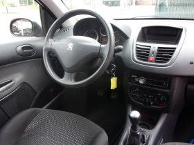 Peugeot 206 1.1 URBAN EURO5 5P  occasion  Toulouse - photo n8
