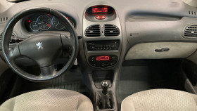 Peugeot 206 1.4 16V EXECUTIVE 5P  occasion � Toulouse - photo n�6