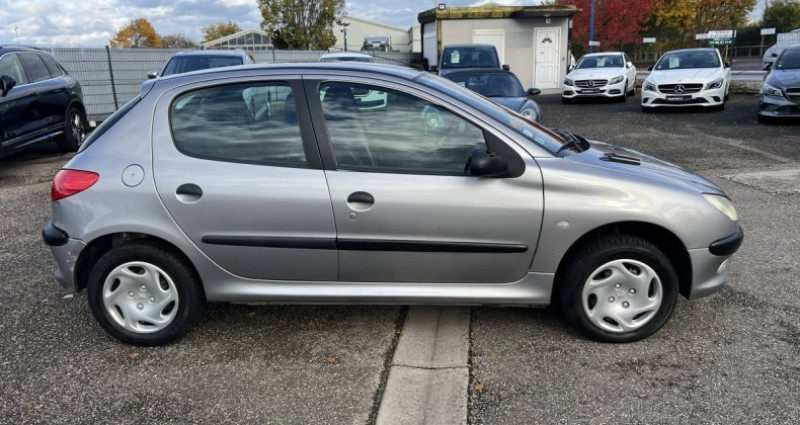 Peugeot 206 1.6 i 110ch 5Portes-5Places Clim 2002 - photo n°7 Peugeot 206 1.6 i 110ch 5Portes-5Places Clim  occasion à Entzheim - photo n°7
