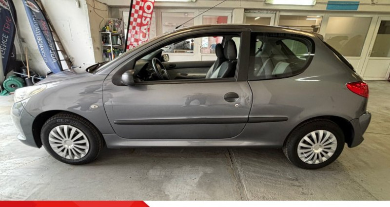 Peugeot 206+ + 1.1 60CV URBAN // 1ERE MAIN FR / INTERIEUR BI-TON / SUIVI  2010 - photo n°5 Peugeot 206+ + 1.1 60CV URBAN // 1ERE MAIN FR / INTERIEUR BI-TON / SUIVI   occasion à Harnes - photo n°5