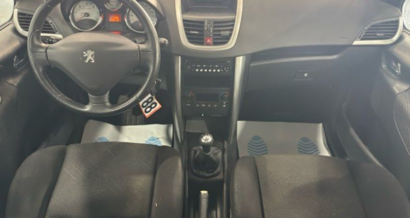 Peugeot 207 1.6 HDi 90 Ch Attelage Clim Régulateur de vitesse 2007 - photo n°5 Peugeot 207 1.6 HDi 90 Ch Attelage Clim Régulateur de vitesse  occasion à Nevers - photo n°5