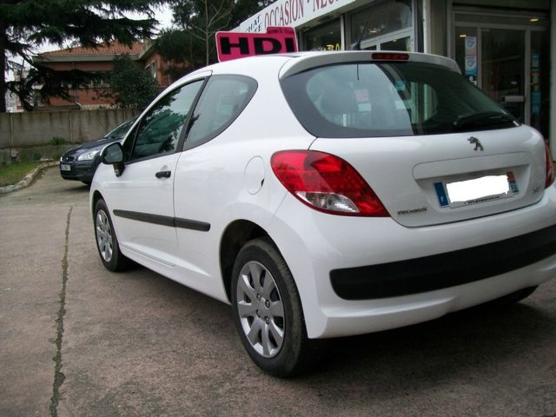 Peugeot 207 14 HDI PACK CD CLIM Blanc occasion à Toulouse - photo n°3