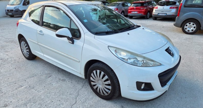 Peugeot 207 Access 1.4e 75ch 2012 Peugeot 207 Access 1.4e 75ch  occasion à Les Pennes-Mirabeau
