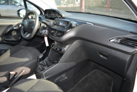Peugeot 208 1.2  82CH PREMIUM  occasion � Toulouse - photo n�14