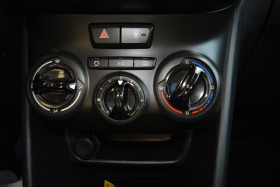 Peugeot 208 1.2  82CH PREMIUM  occasion � Toulouse - photo n�5