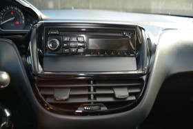 Peugeot 208 1.2  82CH PREMIUM  occasion � Toulouse - photo n�4