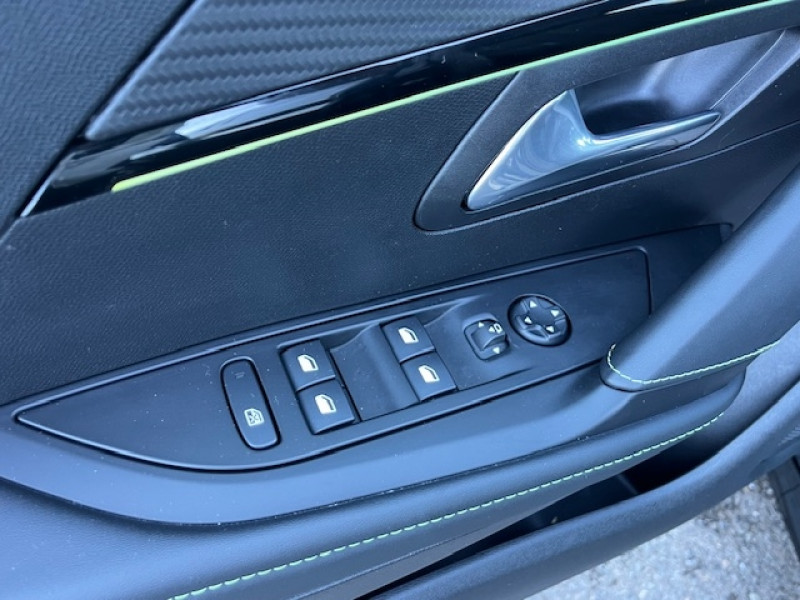 Peugeot 208 1.2 PURETECH 100CH S&S GT EAT8 2022 - photo n°16 Peugeot 208 1.2 PURETECH 100CH S&S GT EAT8  occasion à Albi - photo n°16