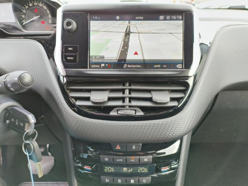 Peugeot 208 1.2 PureTech 110ch E6.c Tech Edition S&S EAT6 5p 2019 - photo n°12 Peugeot 208 1.2 PureTech 110ch E6.c Tech Edition S&S EAT6 5p  occasion à Le Havre - photo n°12