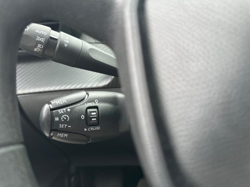 Peugeot 208 1.2 PureTech 75ch S&S Like 2021 - photo n°18 Peugeot 208 1.2 PureTech 75ch S&S Like  occasion à Le Havre - photo n°18