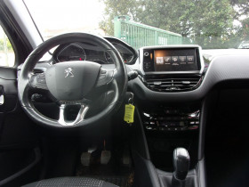 Peugeot 208 1.2 PURETECH 82CH ALLURE 5P  occasion  Toulouse - photo n9