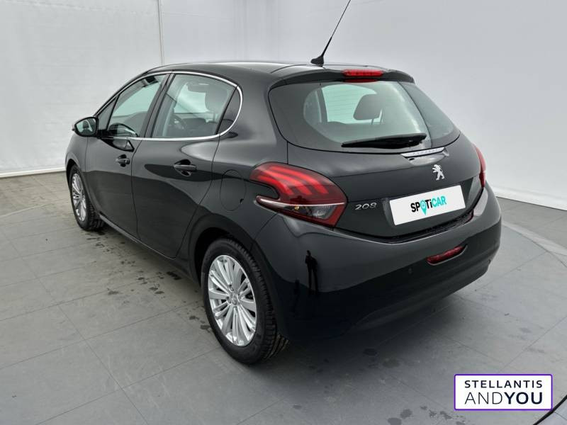 Peugeot 208 1.2 PureTech 82ch BVM5 Allure  occasion à MALAKOFF - photo n°3