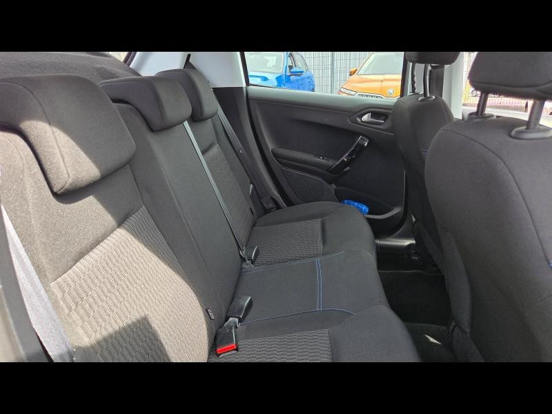 Peugeot 208 1.2 PureTech 82ch Style 5p  occasion  MARSAC SUR L'ISLE - photo n5