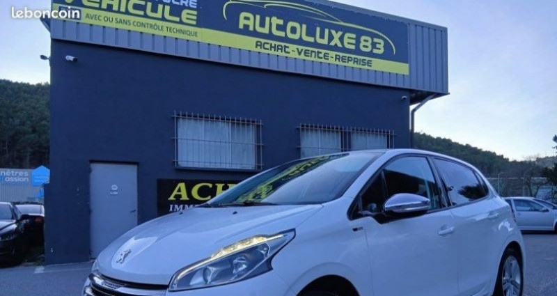 Peugeot 208 1.2 vti 82 cv DISTRI NEUVE