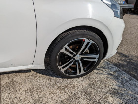 Peugeot 208 1.2i Pure Tech 12V S&S - 110  BERLINE GT Line  occasion  Ganges - photo n5