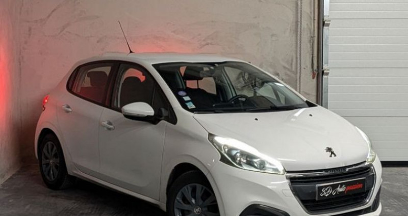 Peugeot 208 1.2L VTI 82CH finition ACTIVE