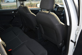 Peugeot 208 1.5 BLUEHDI 100CH E6.C ACTIVE BUSINESS S&S BVM5 86G 5P  occasion � Toulouse - photo n�17