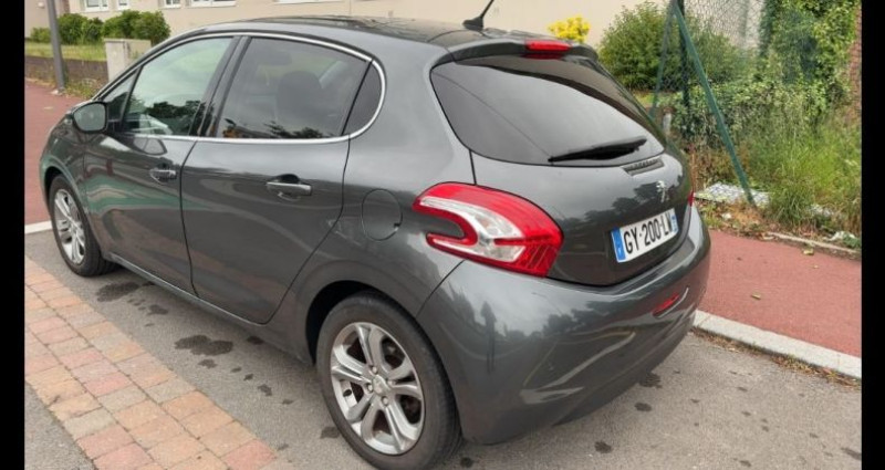 Peugeot 208 1.6 BLUEHDI 120CH FELINE S&S 5P
