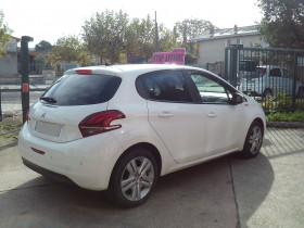 Peugeot 208 1.6 BLUEHDI 75CH STYLE 5P  occasion  Toulouse - photo n4
