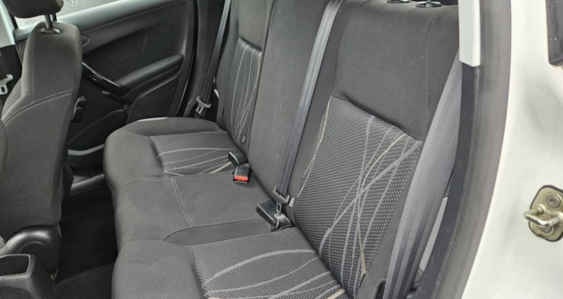 Peugeot 208 1.6 e-HDi FAP Active 5p 2013 - photo n°7 Peugeot 208 1.6 e-HDi FAP Active 5p  occasion à Ploudaniel - photo n°7