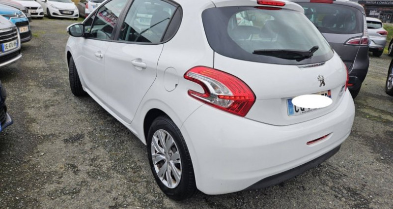 Peugeot 208 1.6 e-HDi FAP Active 5p 2013 - photo n°3 Peugeot 208 1.6 e-HDi FAP Active 5p  occasion à Ploudaniel - photo n°3