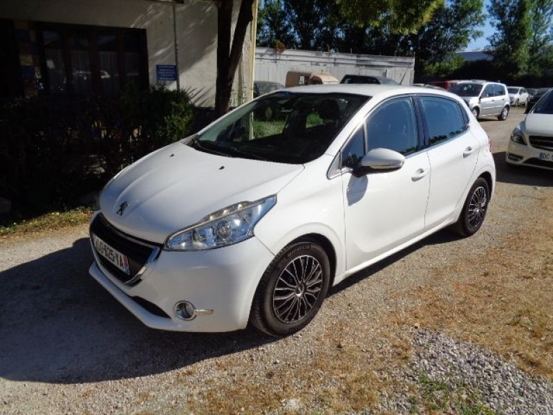 Peugeot 208 1.6 E-HDI FAP ALLURE 4CV 3P