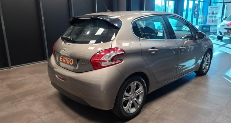 Peugeot 208 1.6 e-HDi FAP Allure 5p 2013 - photo n°2 Peugeot 208 1.6 e-HDi FAP Allure 5p  occasion à Hoenheim - photo n°2