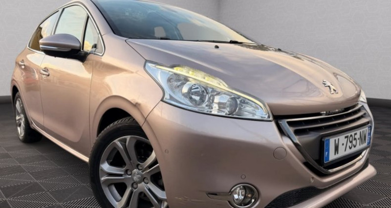 Peugeot 208 1.6 HDI 92 Allure BVA !!! 33000 km 2013 - photo n°2 Peugeot 208 1.6 HDI 92 Allure BVA !!! 33000 km  occasion à Uckange - photo n°2