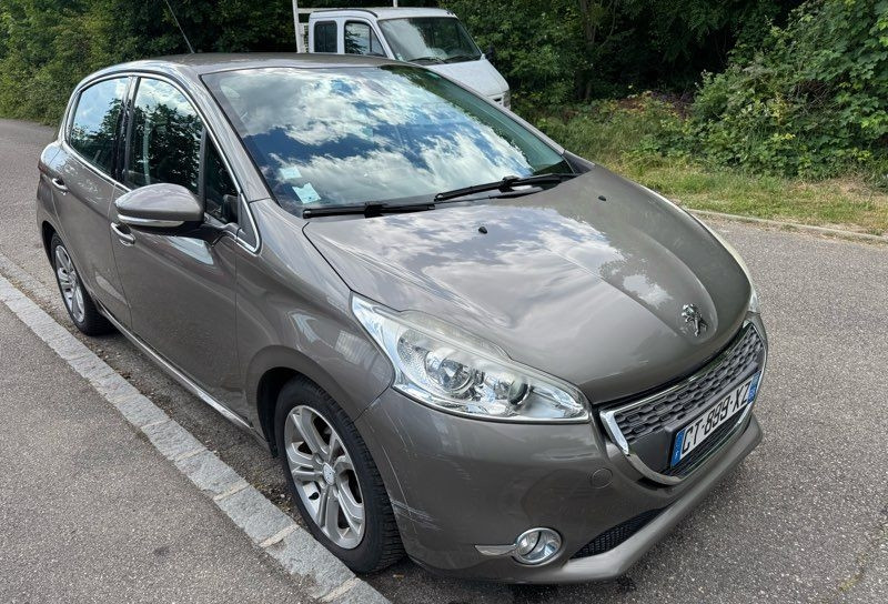 Peugeot 208 1,6 vti