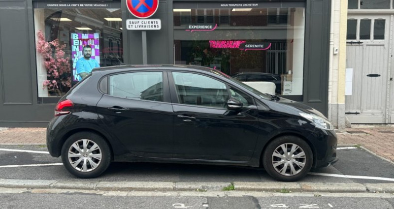 Peugeot 208 100ch Active / APPLE CARPLAY / CLIMATISATION BI-ZONE 2018 - photo n°4 Peugeot 208 100ch Active / APPLE CARPLAY / CLIMATISATION BI-ZONE  occasion à Cambrai - photo n°4