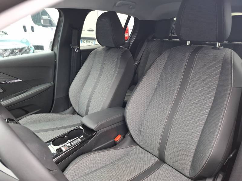 Peugeot 208 Hybrid 100 e-DCS6 Allure 2024 - photo n°13 Peugeot 208 Hybrid 100 e-DCS6 Allure  occasion à Saint Pierre du Mont - photo n°13