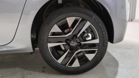 Peugeot 208 Hybrid 110 e-dcs6 allure + angles morts + navi  occasion  Ganges - photo n6