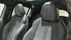Peugeot 208 Hybrid 136 bva e-dcs6 gt + navi + pack vision + toit pano  occasion � Ganges - photo n�11