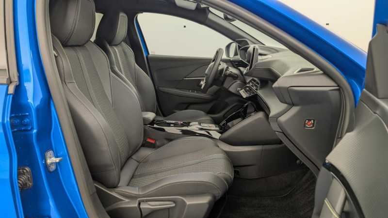 Peugeot 208 Hybrid 136 e-DCS6 GT 2024 - photo n°9 Peugeot 208 Hybrid 136 e-DCS6 GT  occasion à SAINT-GREGOIRE - photo n°9