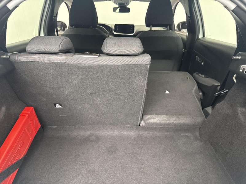 Peugeot 208 PURETECH 100 S&S BVM6 ACTIVE PACK 2022 - photo n°16 Peugeot 208 PURETECH 100 S&S BVM6 ACTIVE PACK  occasion à Cesson - photo n°16