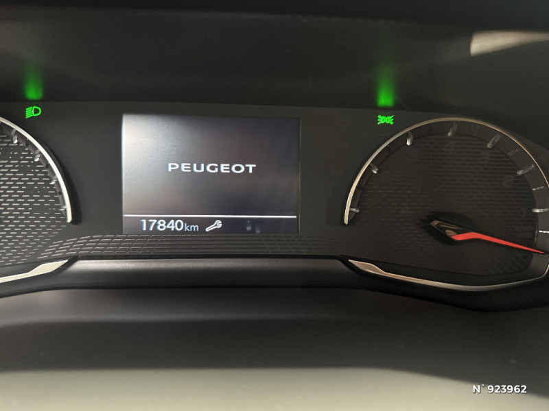 Peugeot 208 PURETECH 100 S&S BVM6 ACTIVE PACK 2022 - photo n°12 Peugeot 208 PURETECH 100 S&S BVM6 ACTIVE PACK  occasion à Cesson - photo n°12